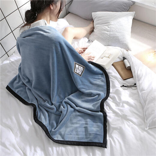 Sleep blanket winter student nap blanket office single small blanket flannel air conditioning quilt nap cover leg sofa W sapphire blue thickened 560g 100cmX150cm
