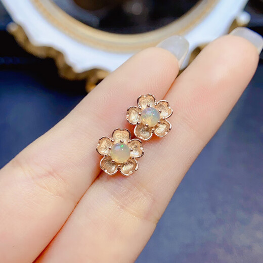 Fat Donglai's same style natural opal earrings crystals are completely clear and sparkling, S925 silver precision inlaid as a gift to my girlfriend