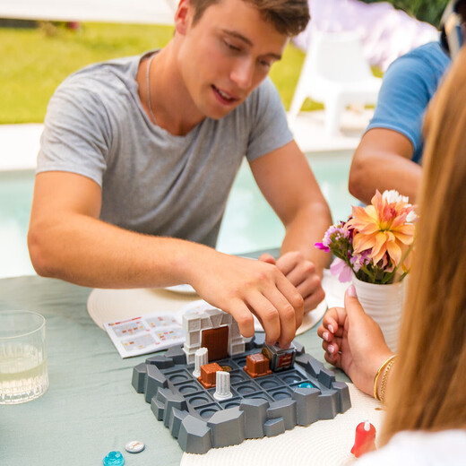 SMART GAMES bravely enter the dungeon. Children's educational toy board game for the beginning of school. Birthday gift for boys. 10 years old-adult. Bravely enter the dungeon.
