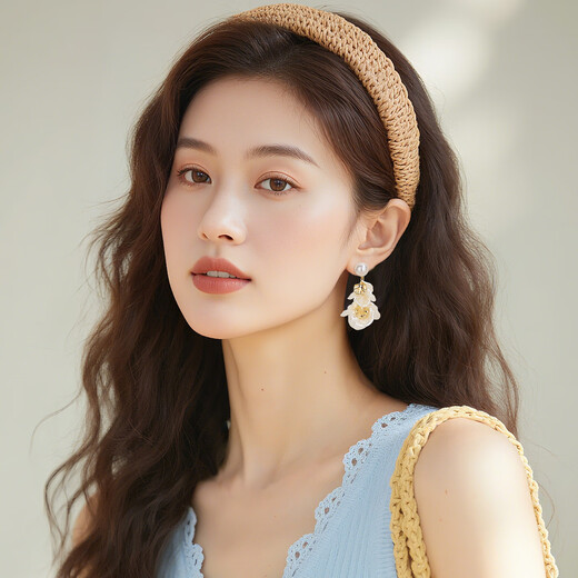 Qlady is suitable for summer holiday style earrings for women silver needle earrings 2025 new high-end light luxury earrings gift