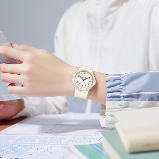 FILA Fashion Sports Student Watch Commuting Fashion Men's and Women's Trendy Unisex Silicone Quartz Watch 6789