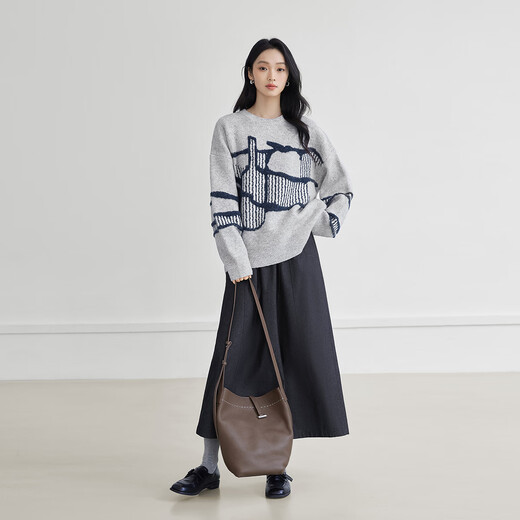 Dialogue (DUIBAI) Art Painting Joint Loose Contrast Jacquard Round Neck Sweater Women's 2025 Winter New Soft Waxy Sweater Light Gray S