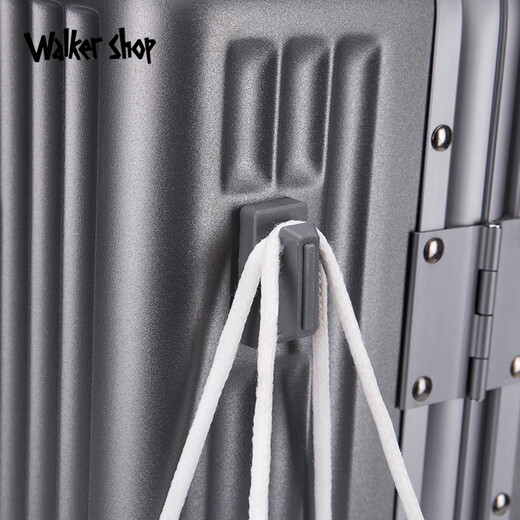 Walker Shop Front Открыть новый чемодан