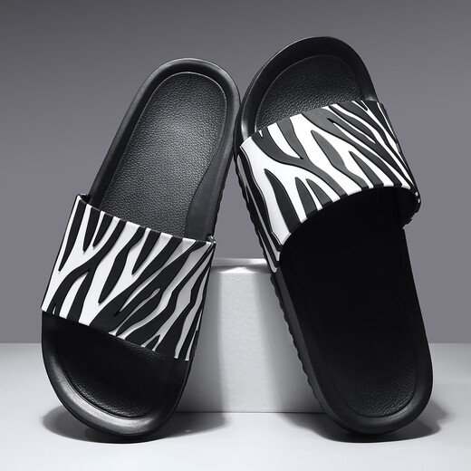 Slipper Herren Sommer 2025 Neues Innenhaus Freizeitpersonalisierter Reisestrand Anti-Rutsch-Anti-Odor-Ein-Schlupf-Flops für Männer schwarz 42-43