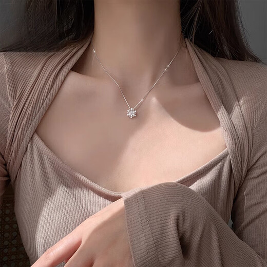 Blancpain Snowflake S925 sterling silver necklace women's exquisite clavicle chain 2024 new light luxury niche design high-end champagne color Snowflake Necklace
