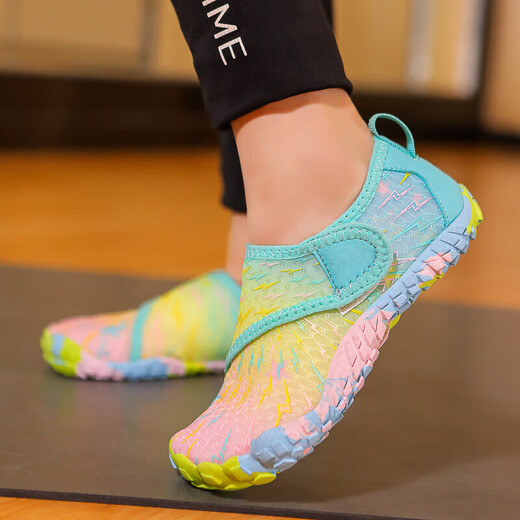 McCann children's comprehensive indoor training shoes for girls, shock-absorbing silent rope skipping shoes for men and women, non-slip soft-soled running shoes, pink and purple 31