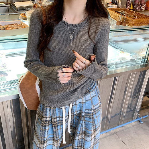 Yu Zhaolin (YUZHAOLIN) fungus edge knitted bottoming shirt for women 2025 autumn and winter new style sweater with round neck long sleeve small fragrance top