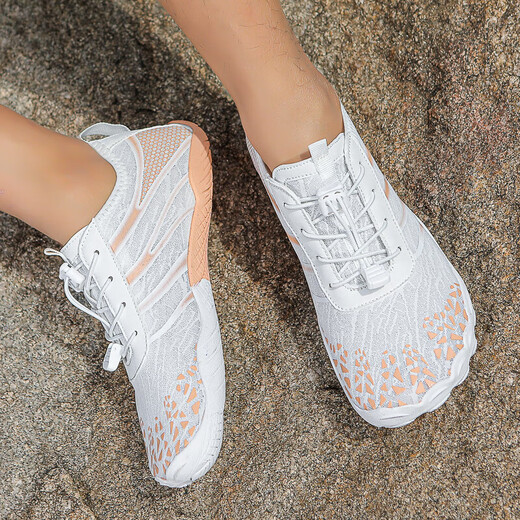 Outdoor Stream Tracing Schuhe Sommer Indoor-Fitness Anti-Rutsch weicher Sohle Schwimmschuhe Leichte atmungsaktive Innensportschuhe Schnellrocken-Schuhe A826 Beige 40