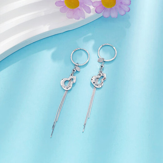 CHINA GOLD platinum tassel fish scale gourd earrings as a gift for your girlfriend, about 4.57g