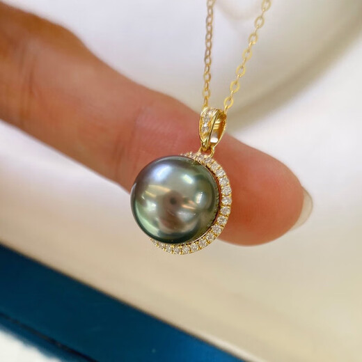OINE10-11mm Tahitian black pearl pendant, 18K set with diamonds, sunflower, round bright light and slight imperfections, as a gift for your lover