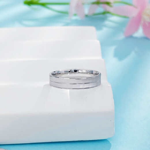 Lao Fengxiang platinum ring platinum double layer ring couple ring gift girlfriend girlfriend gift platinum jewelry platinum men's ring about 5.87g