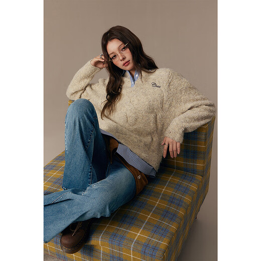CHUU fake two-piece plaid sweater for women 2025 winter new product splicing letter embroidery holes with wool sweater apricot one size