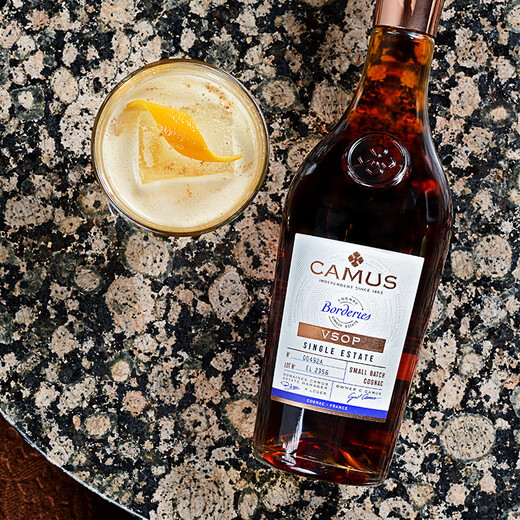 卡慕（CAMUS）经典布特妮VSOP干邑白兰地洋酒700ml 单一庄园 法国进口