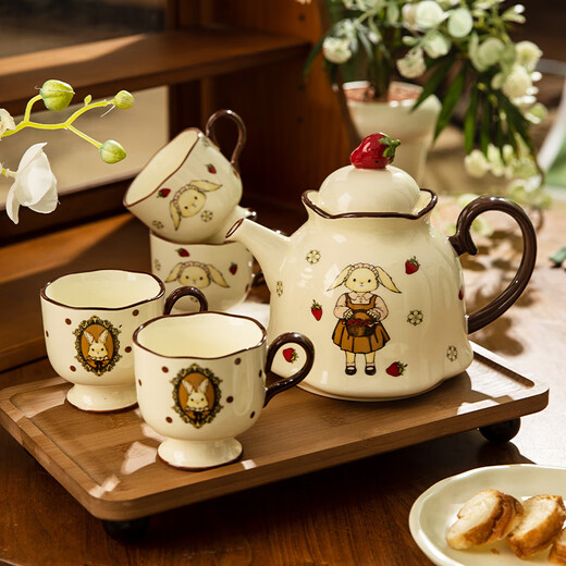 Modern Housewife Hera Rabbit Tea Set Tea Kettle Tea Water Separator Housewarming New Home Gift Ceramic Kettle Tea Cup Hera Rabbit One Pot Four Cups + Tray - Strawberry Style, 950ml