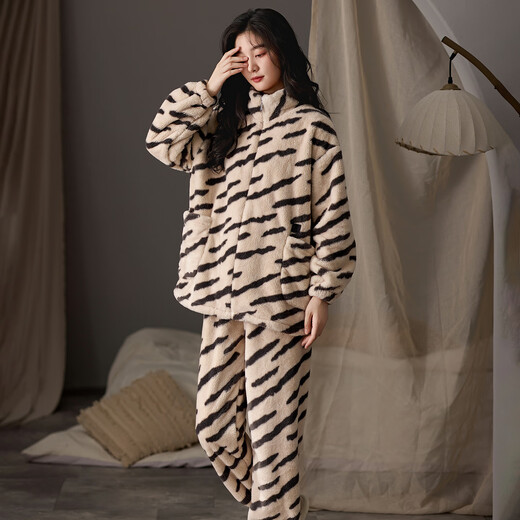 LangSha couple pajamas for winter, one man and one woman, warm flannel thickened cardigan, casual and can be worn outside, autumn and winter home clothes, female 88659 + male 88660 M female + L male