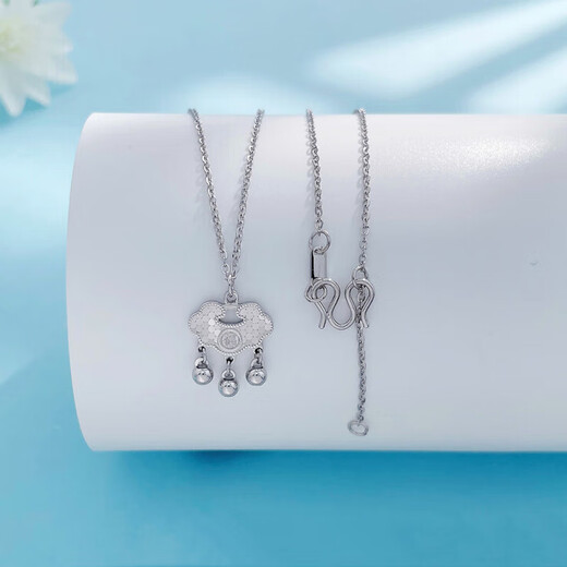 Lao Fengxiang platinum peace and luck bell fish scale blessing lock chain as a gift to your girlfriend as a gift to others platinum jewelry white gold about 4.48g