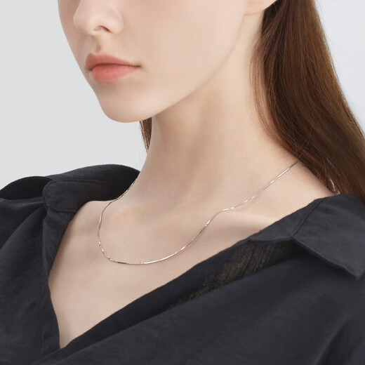 Chow Sang Sang 18K gold and white gold box pattern necklace, versatile plain chain, 78800N price, 45 cm