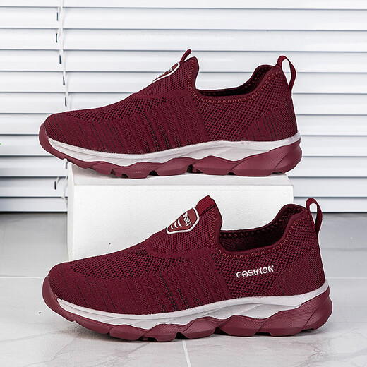Zapatos para caminar a las personas de mediana edad y ancianos para mujeres transpirables y cómodos zapatos de ancianos sin deslizamiento.