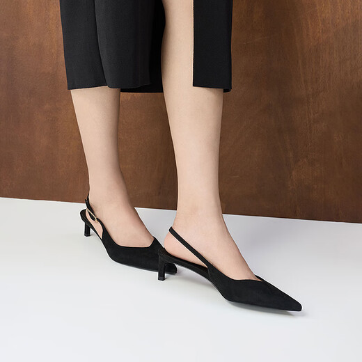 Charles/Keith25 Новый зимний продукт Темперамент заостренные пальцы на низком каблуке сандалии.