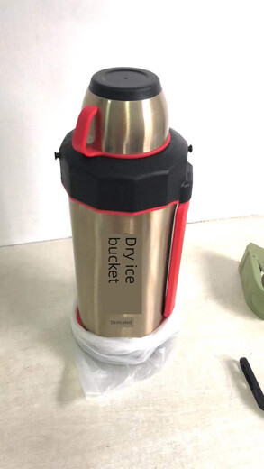 Dry ice bucket explosion-proof commercial dry ice special bucket 10 liters extra large insulation box catering portable storage ice container box 6 liters new empty bucket black 168 yuan