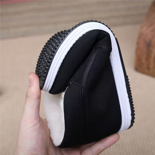 Winter new old Beijing high-top large cotton shoes for men, warm, non-slip, wear-resistant, plus velvet and thickened old cloth shoes, work cotton shoes, black 42