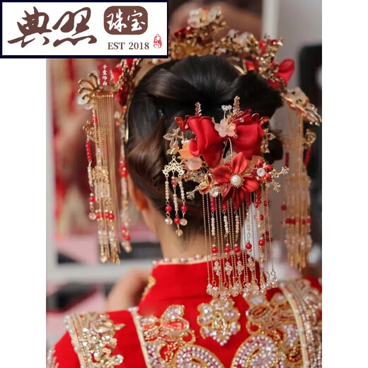 Typical photo of Fengguan Xiapei headdress Xiuhe suit Chinese style bride 2025 new red bow glazed hair crown ancient style wedding C main crown + back area + hairpin + earrings gift box