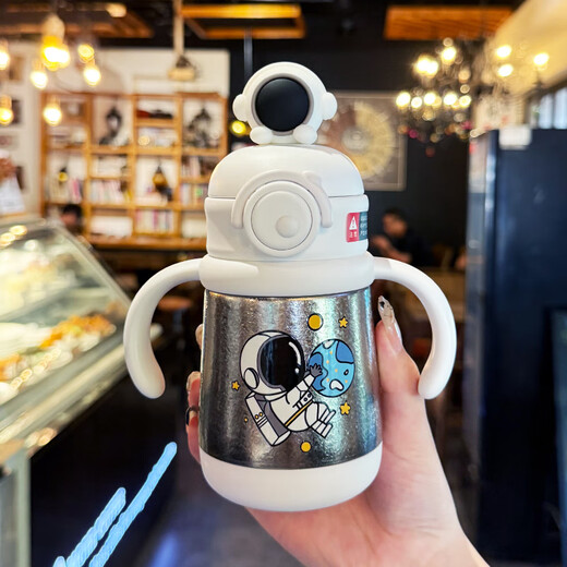 GULOO Pure Titanium Children's Straw Thermos Cup Baby Learning Drinking Cup with Handle Bottle Kindergarten 1-3 Years Old Special Water Cup Silver Astronaut Long-lasting Antibacterial Preservation 300ml