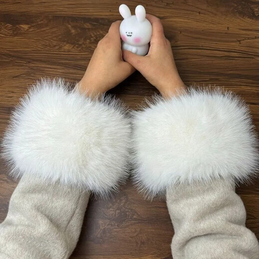 New imitation fox fur sleeves, coat cuffs, detachable, warm, universal, fashionable, elastic buttonhole cuffs, white