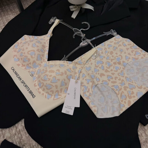 CK leopard print milk leather soft support fixed small breast push up traceless CK women's underwear sports shock-proof bra set milk white leopard print set L weight 95-115 Jin Jin equals 0.5 kg