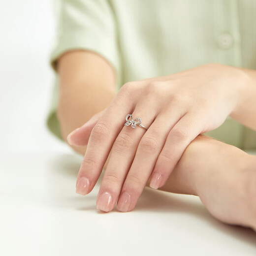 Chow Sang Sang Pt950 Platinum Bow Ring Women’s 91475R Pricing