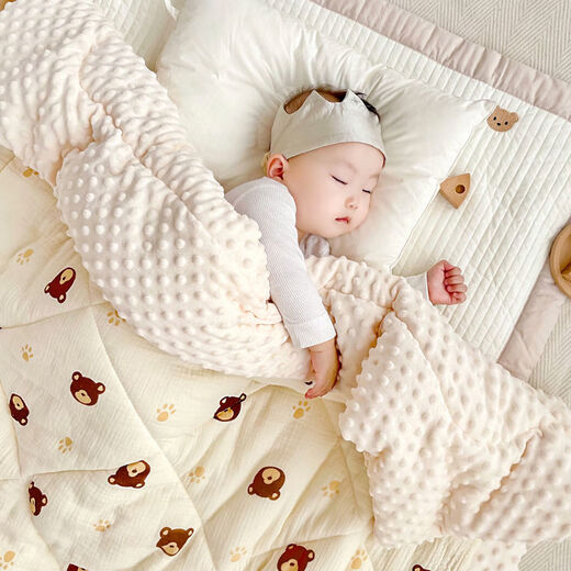 Beanie quilt baby comfort quilt autumn and winter thickened blanket baby quilt quilt children's blanket kindergarten footprint bear autumn and winter quilt suitable for 15-20 degrees 120cm*150cm