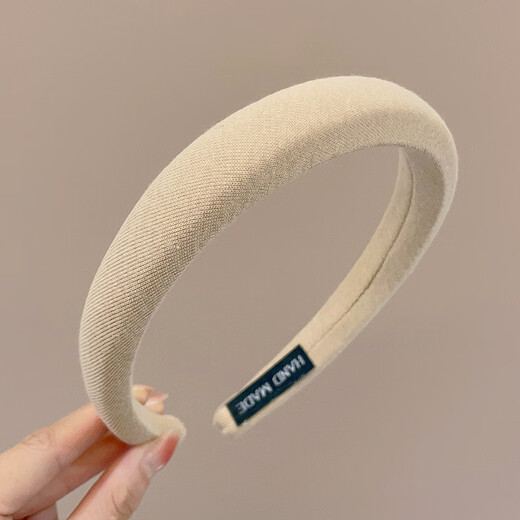 Zan Yingmei 2025 new autumn and winter plush hair hoop for women, high-end light luxury, lazy wind hair bundle, high skull face wash headband, one milk tea color solid color hair hoop