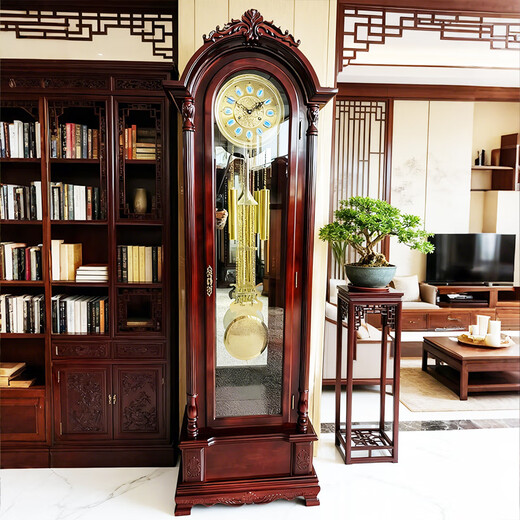 Honghe Tianyuan place solid wood floor clock with official hat for villa living room high-end pendulum clock and hall clock with flowers on the bottom. Mahogany color, basswood, pattern on the base. Polaris upgraded movement 40 days, sledgehammer swing more grand.