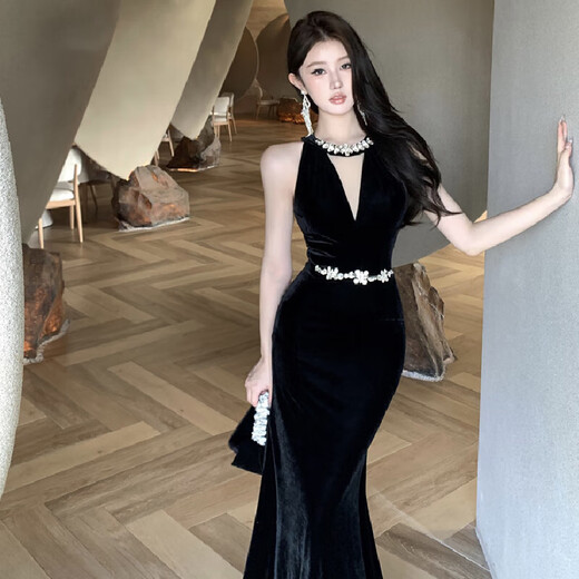 For a dynamic and heavy-duty studded velvet banquet dress, high-waisted figure-hugging butt-hugging long fishtail little black dress, black M