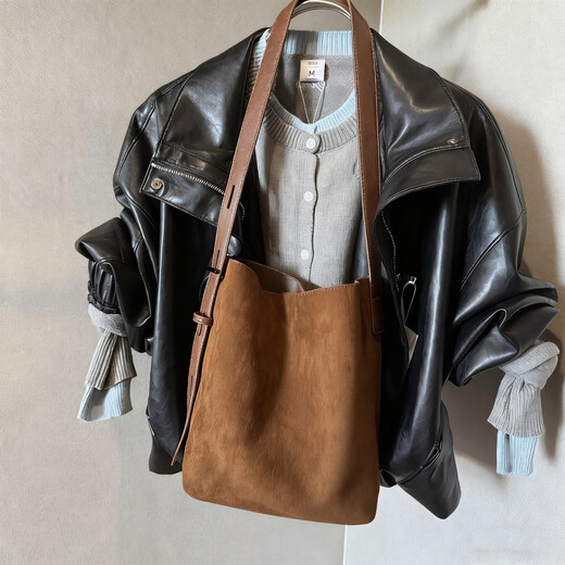 Jin Jin est égal à 0,5 kg Muhan niche ins imitation daim rétro marron imprimé léopard sac seau automne et hiver polyvalent sac fourre-tout à bandoulière à une épaule sac seau en daim marron
