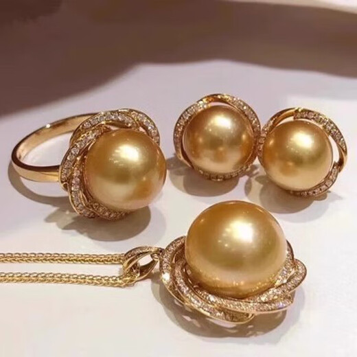 Eternal Leaf Seawater Pearl Pendant 18K Gold South Sea Gold Perfect Round Strong Light Rich Gold Necklace Ring Silver Plated K Gold Set Gold Three-piece Set