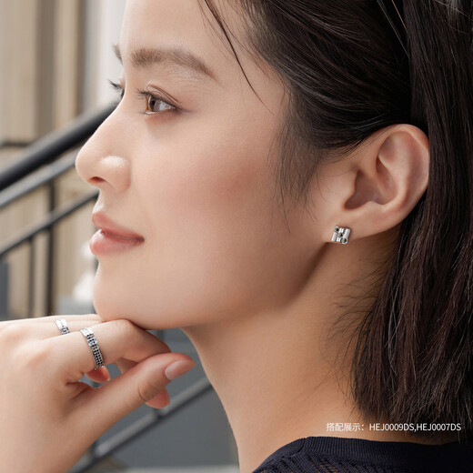 Lukfook Jewelry Couple Gift Platinum Earrings Black Diamond Rubik's Cube Platinum 950 Hand Brushed Men's and Women's Earrings Total Weight Approximately 3.77 Grams