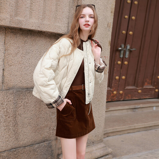 Three-color waterproof and easy-care 2025 winter new 90 white duck down jacket light and loose short style M