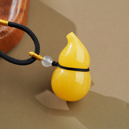 The Potala Palace's unique beeswax gourd pendant, braided rope, men's and women's play plate, gourd necklace pendant, gift for men's birth year