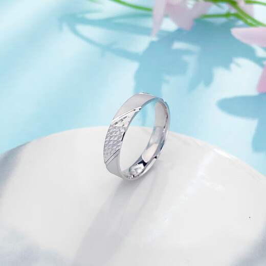 Laofu gold platinum ring imitation diamond geometric rhombus ring as a gift for your girlfriend as a gift, about 5.78g