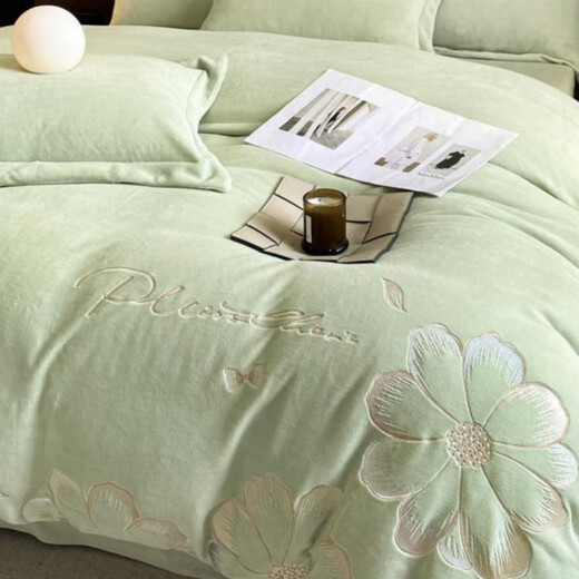 Mercury series 2024 new winter thickened milk velvet four-piece set warm coral velvet embroidered quilt cover sheet fitted sheet plush bedding Class A quick heating non-shedding milk white 1.5 meter bed sheet style four-piece set quilt cover 200 230