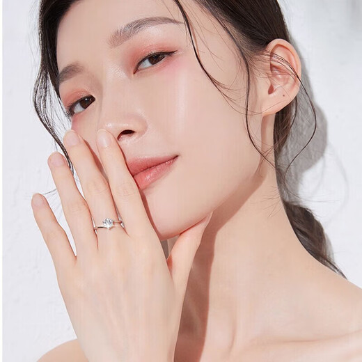 PT950 platinum six-claw ring for women, one carat moissanite diamond, niche Valentine's Day, birthday and Chinese Valentine's Day gift for women. Platinum six-claw moissanite ring + certificate + gift box