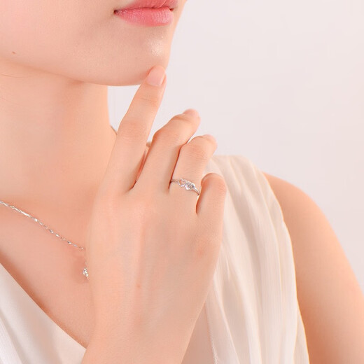Yuan Shengfu's new PT950 romantic double heart shining platinum ring, women's fashionable platinum bracelet, 2.12 grams
