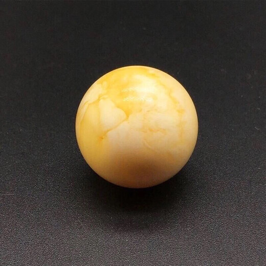 Fat Donglai's same style beeswax single bead Russian material white flower monster pattern round beads chicken oil yellow floating flower hand string beads cultural toy 10mm1 piece