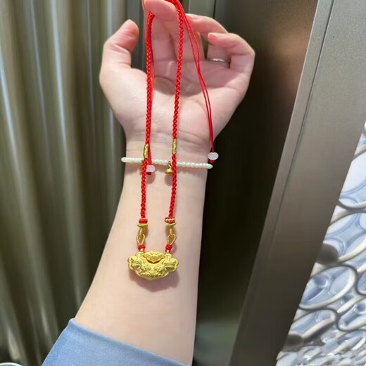 Chow Tai Fook gold pendant koi lock foot golden lotus braided necklace gold lock longevity lock bag girlfriend Valentine's Day gift red braided rope lock bag + 6 gold beads