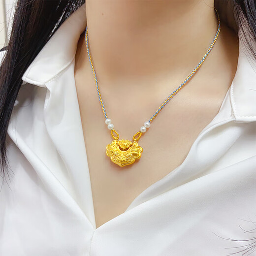 Chow Tai Fook gold pendant koi lock foot golden lotus braided necklace gold lock longevity lock bag girlfriend Valentine's Day gift red braided rope lock bag + 6 gold beads