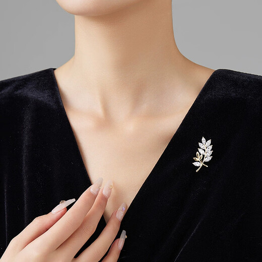 AIF leaf brooch, high-end women's light luxury brooch, anti-exposure brooch, high-end birthday gift for girlfriend, leaf brooch