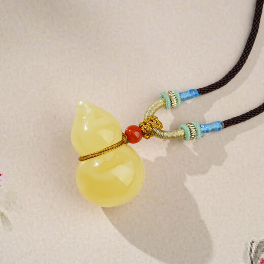 The Potala Palace's unique beeswax gourd pendant, Sichuan material, Nanhong text, playing with disks, pendant, men's and women's birthday gifts for boyfriends