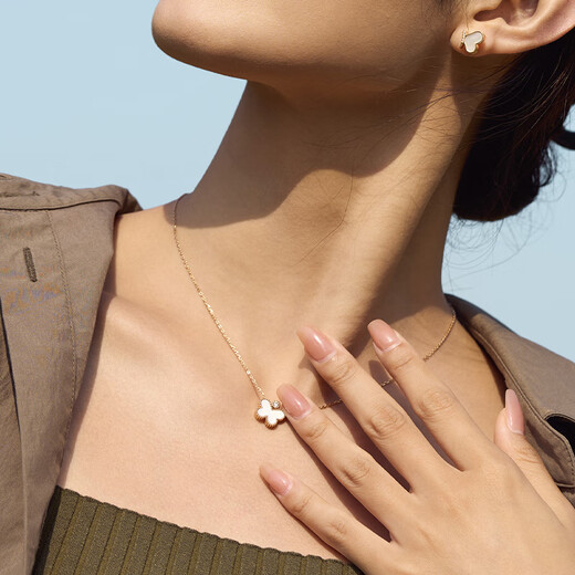 Du Kou and Wu Qianyu's same style butterfly necklace, women's high-end light luxury necklace, niche gift for girlfriend and wife's birthday gift