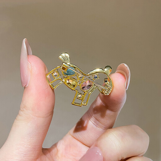 LANSILL crystal pony brooch for women, high-end light luxury, high-end niche design pin accessories, birthday gift for girlfriend XZ0613 pony brooch